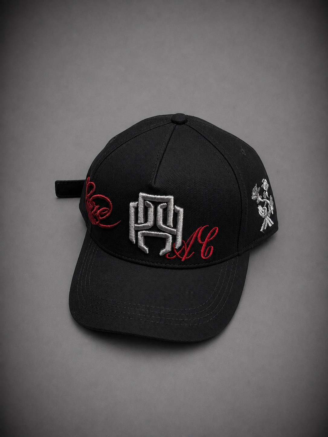 GORRA AP LETRA ROJA