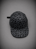 GUESS NEGRA LETRA GRIS