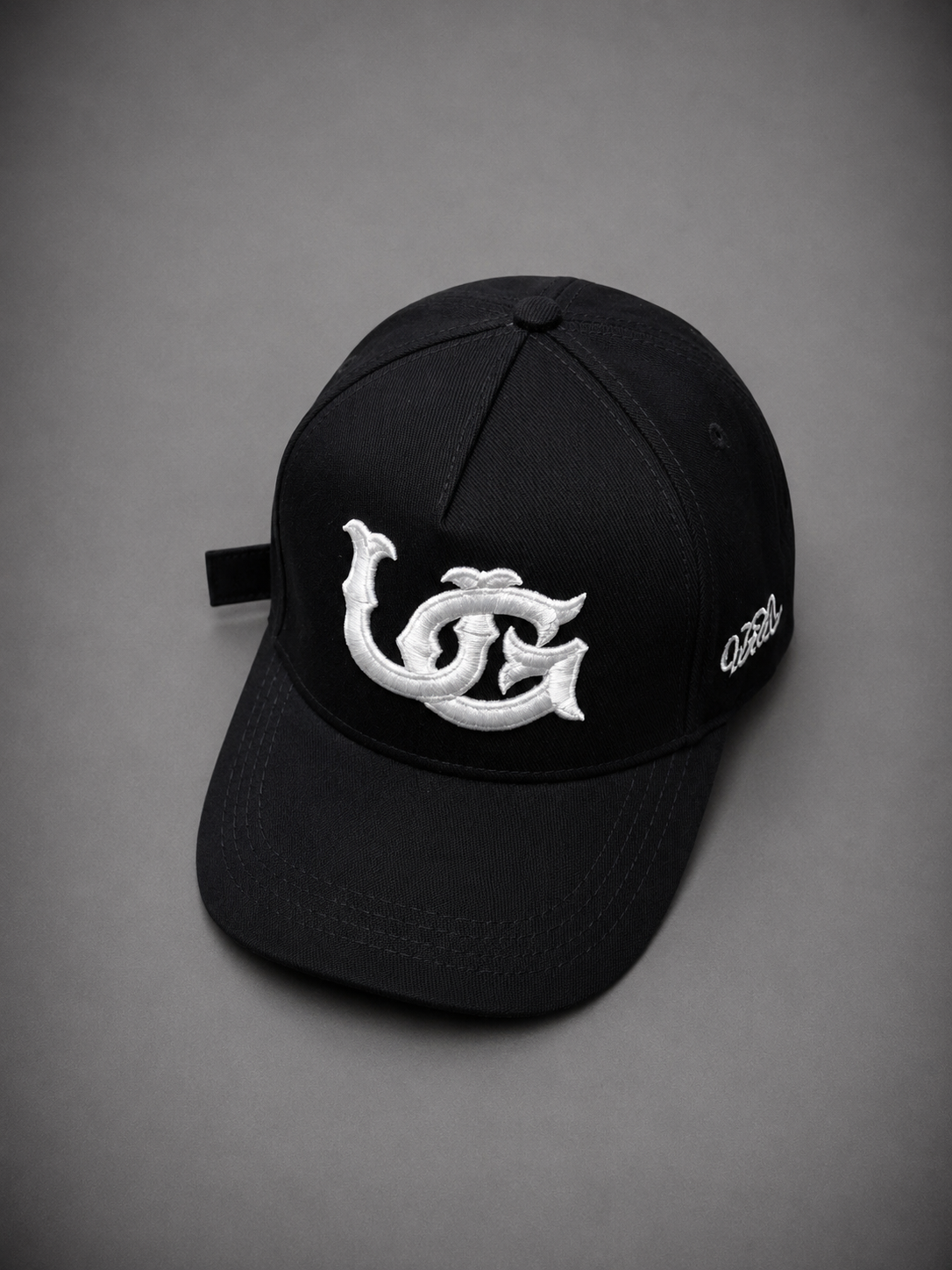 UNDER GOLD NEGRA LOGO BLANCO