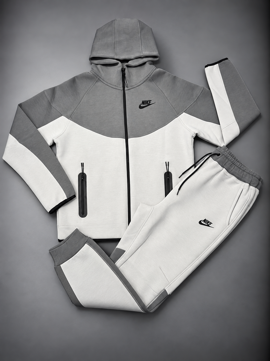 NIKE TECH GRIS-CLARO