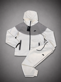 NIKE TECH BLANCO/GRIS