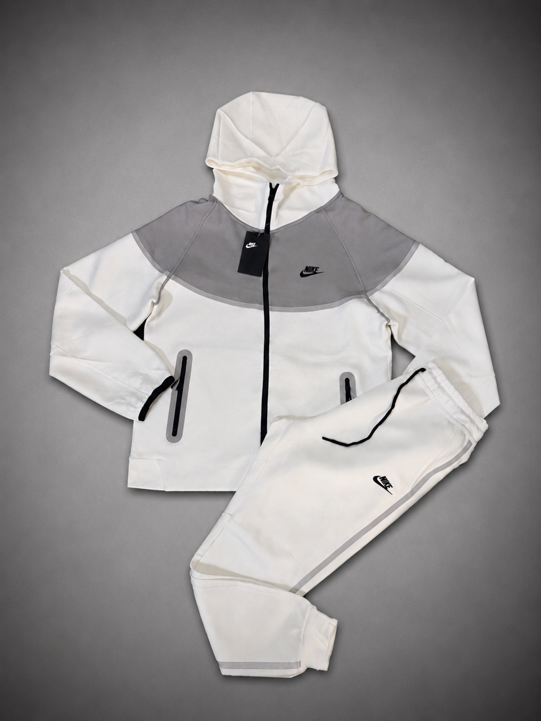 NIKE TECH BLANCO/GRIS