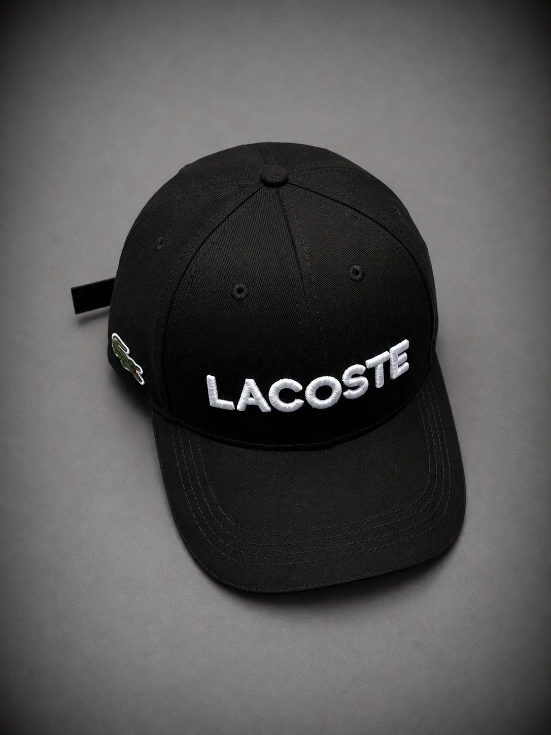 LACOSTE NEGRA LOGO BLANCO